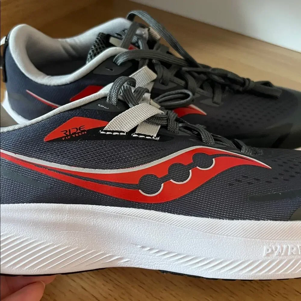 Saucony Kids Ride 15 Sneakers Size 4